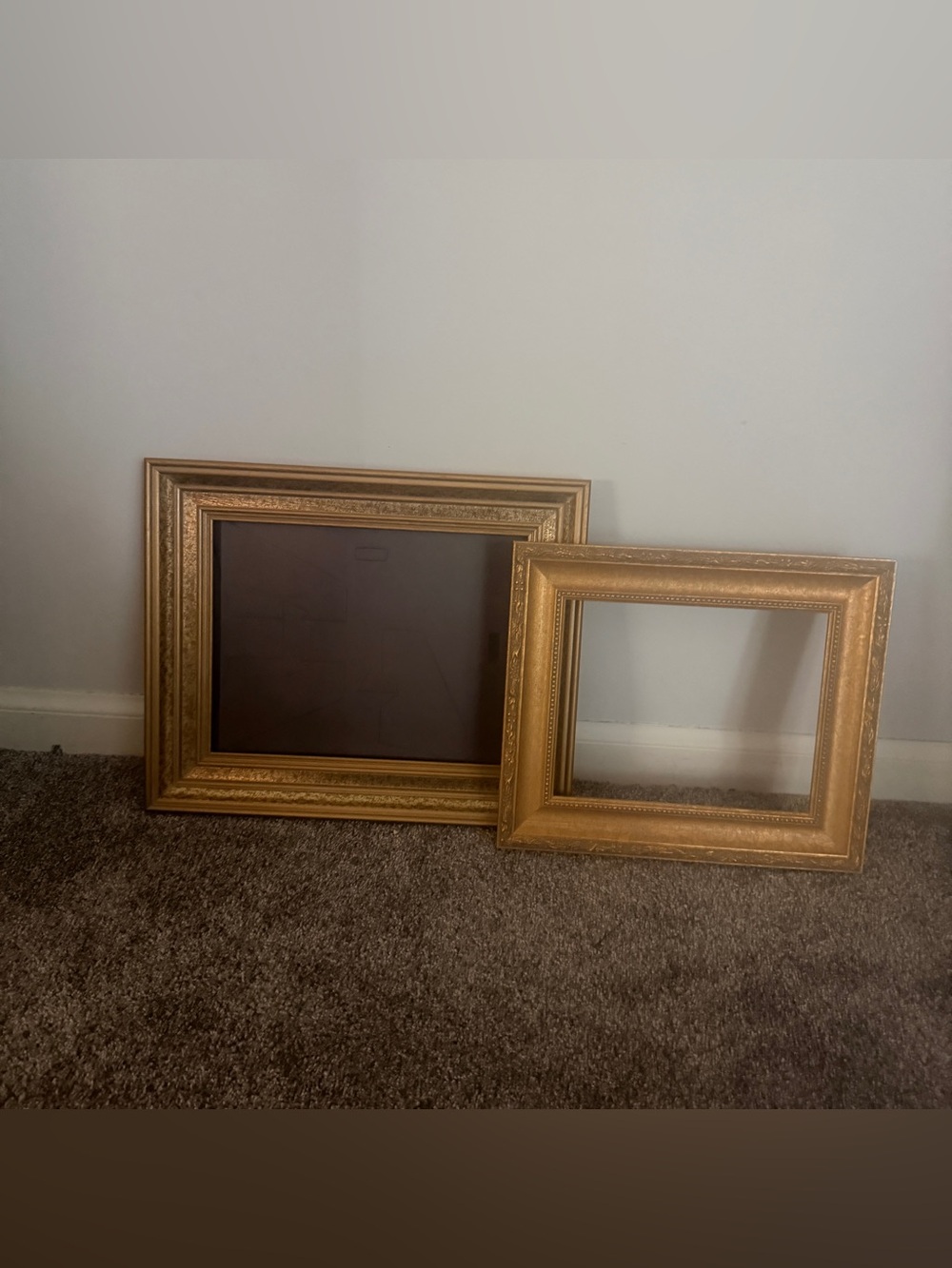 Gold picture frames lot of 2